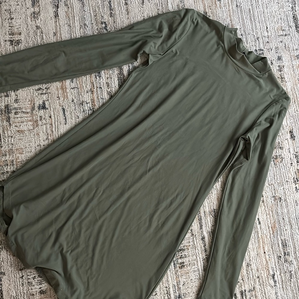 Long sleeve dress. Forever 21. Size M
